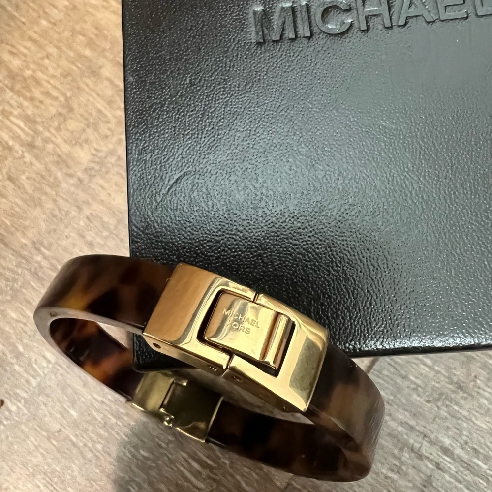 Michael Kors Tortoise pattern bangle bracelet